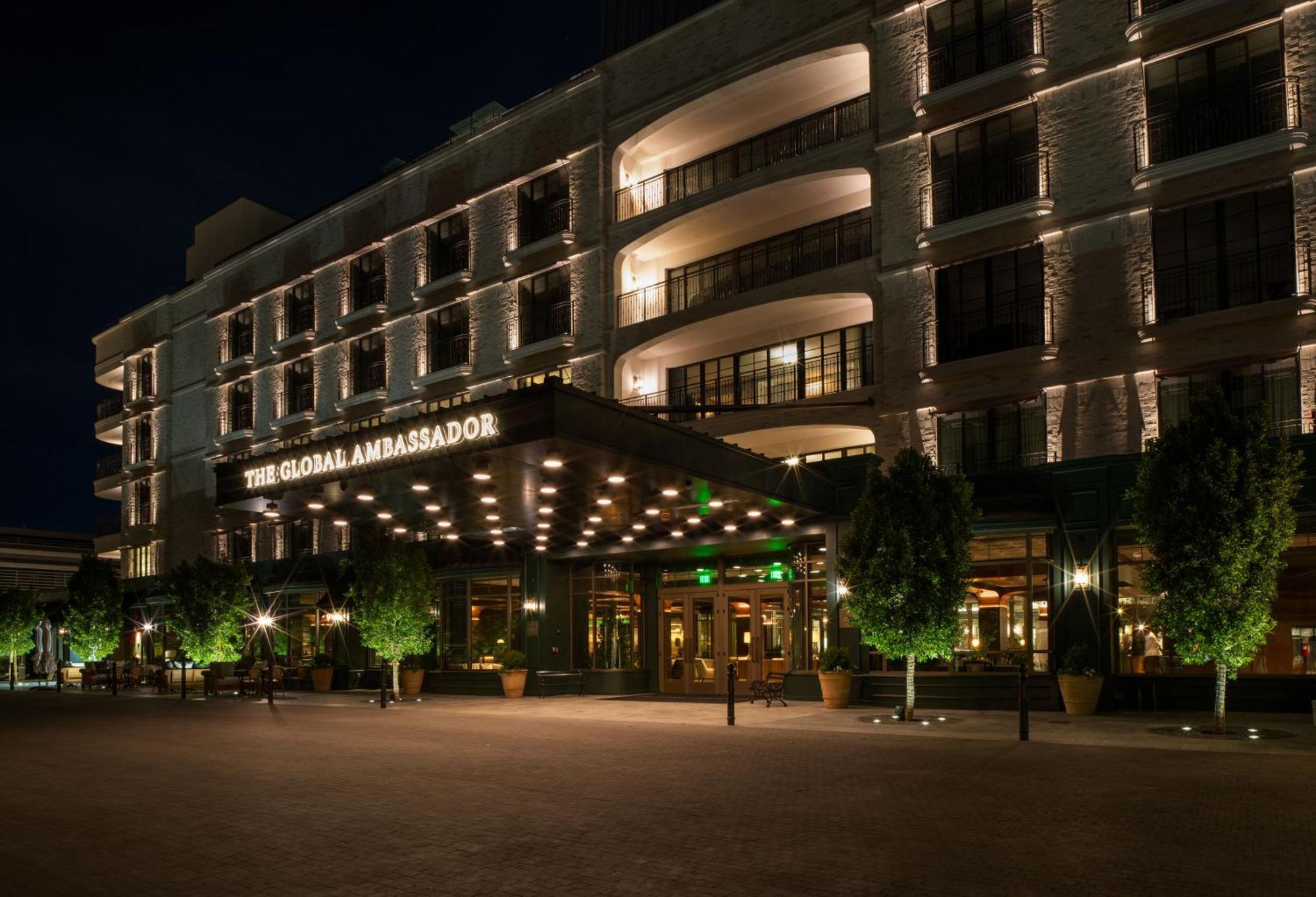 The Global Ambassador Hotel Финикс Екстериор снимка