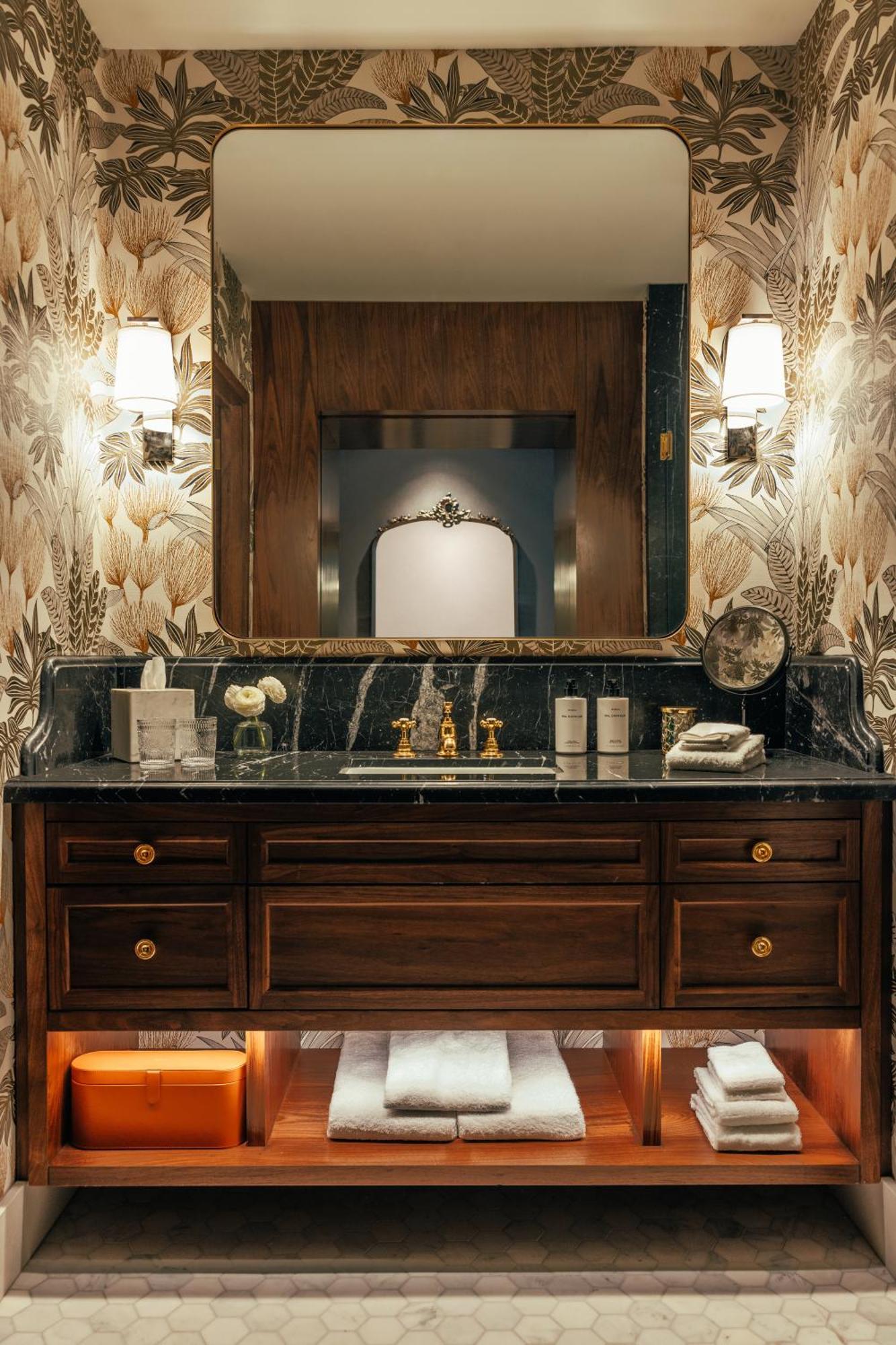 The Global Ambassador Hotel Финикс Екстериор снимка